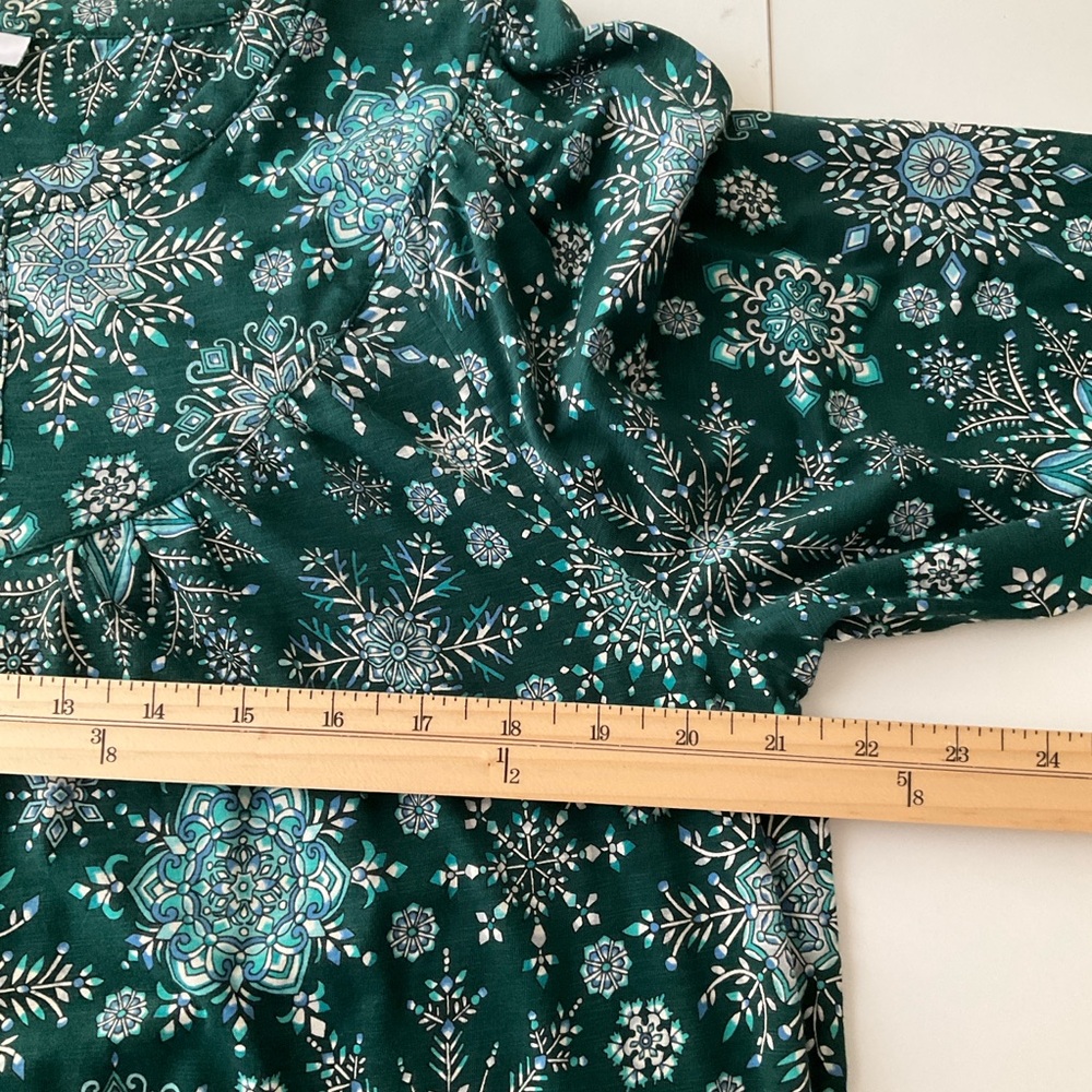 NEW J. Jill Large Petite Green Snowflake Print Henley Long Sleeve Blouse - Picture 8 of 11